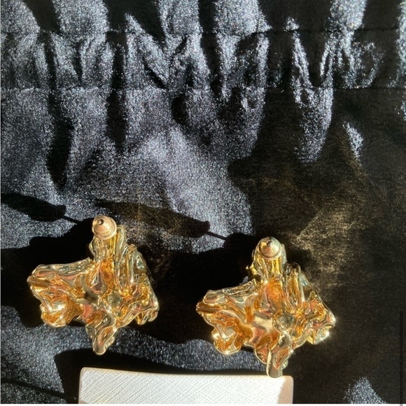 Amber Sceats Reese 24k Gold GP Reese PIERCED/post 
Earrings Gold Nugget new - Picture 3 of 12